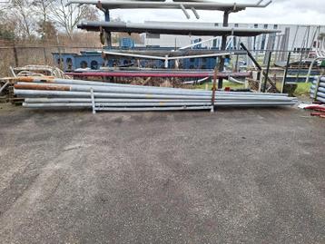 gebruikt en nieuwe stalen lichtmasten 4 en 5 en 6 m lph beschikbaar voor biedingen
