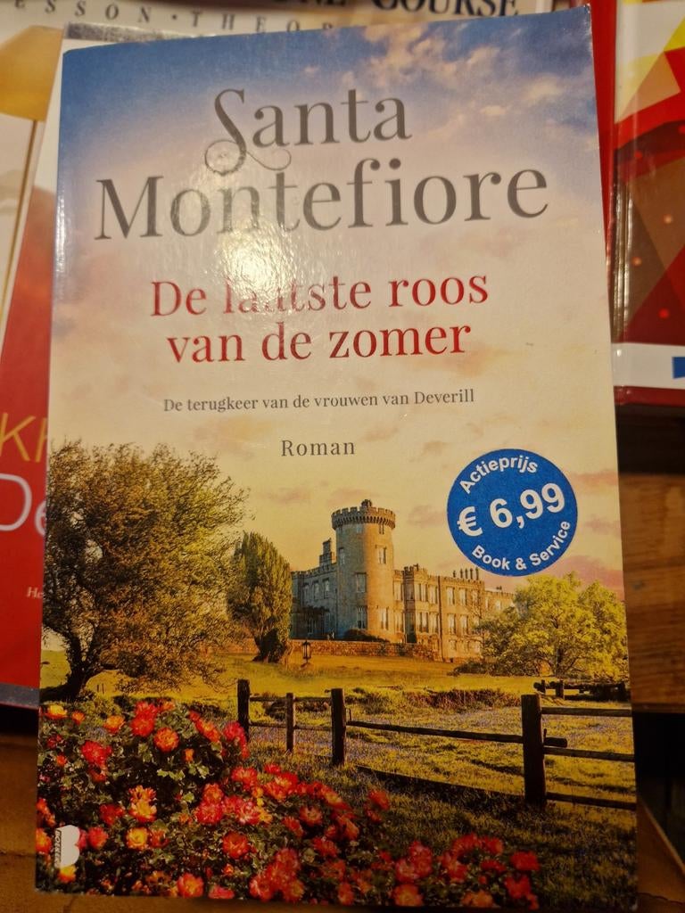 Santa Montefiore - De laatste roos van de zomer, Boeken, Ophalen of Verzenden, Zo goed als nieuw