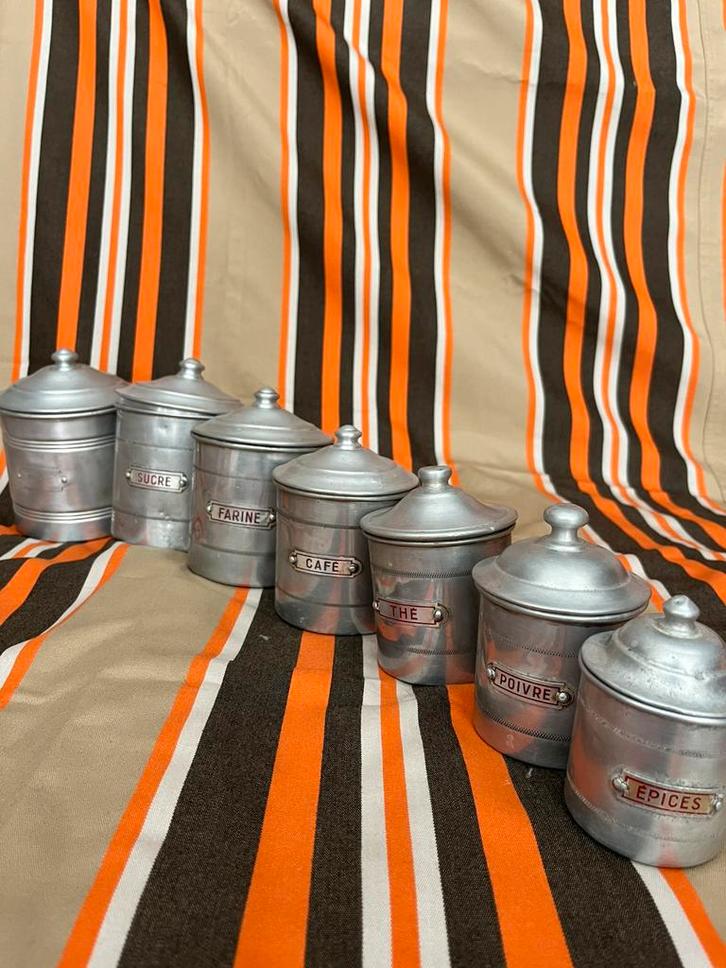Set van 7 vintage aluminium voorraadbussen Frankrijk’50, Antiek en Kunst, Antiek | Keukenbenodigdheden, Ophalen of Verzenden