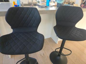 2x mooie barkruk zwart beschikbaar voor biedingen