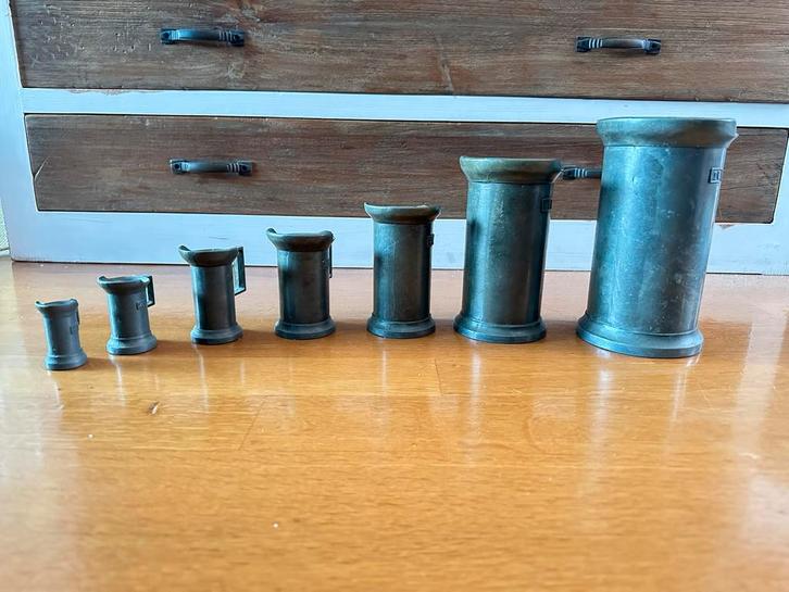 Vintage Italiaanse Peltrato Tinnen Maatbekers - Set van 7, Antiek en Kunst, Antiek | Tin, Ophalen