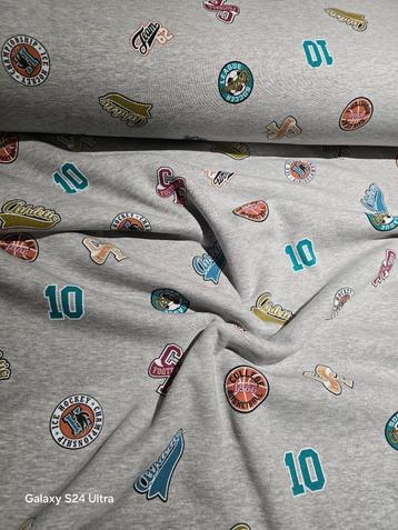 jogging melange greey college patches beschikbaar voor biedingen