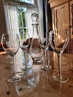 WIJNSET - KARAAF MET 4 WIJN GLAZEN - GEGRAVEERD, Glas of Glazen, Ophalen of Verzenden, Overige stijlen, Glas
