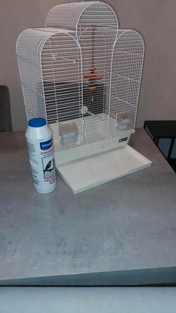Te koop witte vogelkooi  beschikbaar voor biedingen
