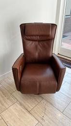 Prominent elektrische sta-op stoel fauteuil bruin leer, Huis en Inrichting, Fauteuils, Ophalen, Minder dan 75 cm, Leer, Zo goed als nieuw