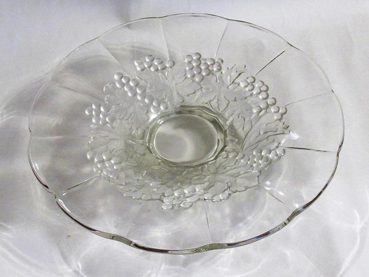 Grote Tsjechische gedecoreerde glazen fruitschaal., Antiek en Kunst, Antiek | Glas en Kristal, Ophalen of Verzenden