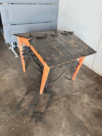 Gebroken Tafel Kunstobject beschikbaar voor biedingen