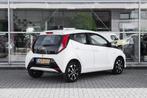 Toyota Aygo 1.0 VVT-i 69pk 5D x-shift x-joy, Auto's, Gebruikt, Euro 6, 4 stoelen, Wit