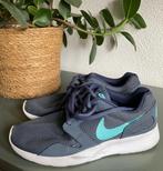Grijze sneakers, Nike maat 40, Ophalen of Verzenden, Zo goed als nieuw, Hardloopschoenen, Nike