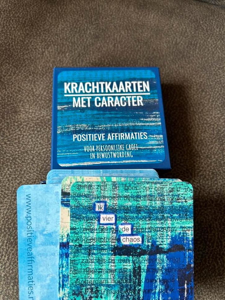 Carine Braakenburg van Backum - Krachtkaarten Met Caracter, Boeken, Esoterie en Spiritualiteit, Zo goed als nieuw, Ophalen of Verzenden