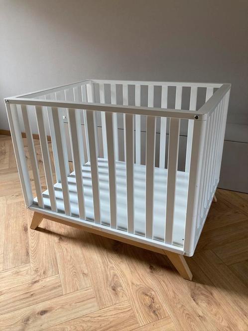 Bopita Lynn box wit + boxmatras + grijs boxkleed Meyco, Kinderen en Baby's, Boxen, Gebruikt, Rechthoekig, In hoogte verstelbaar