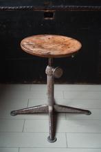 Vintage industriële kruk van Friso Kramer 'Ahrend de Circel', Huis en Inrichting, Krukjes, Ophalen, In hoogte verstelbaar, Gebruikt