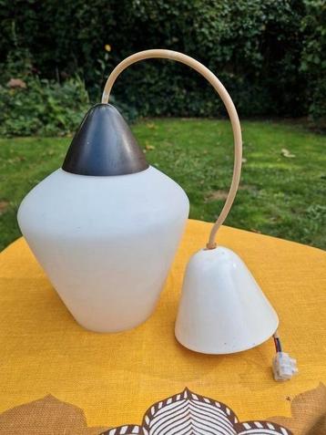 vintage hanglamp melkglas en bakeliet jaren 50 beschikbaar voor biedingen