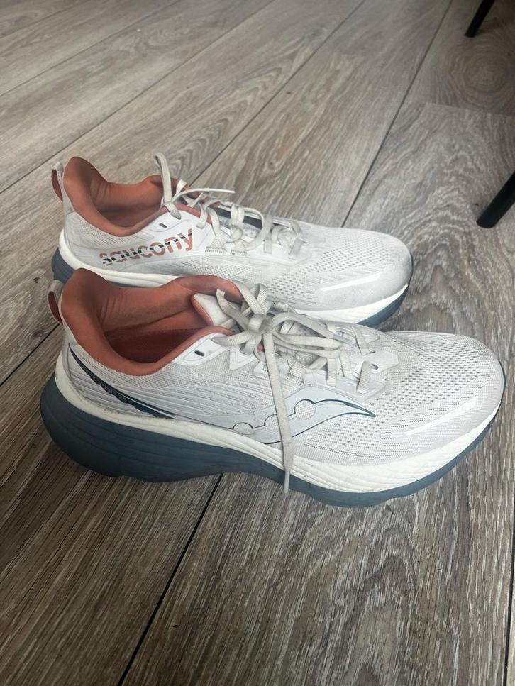 Saucony Hurricane 24 Hardloopschoenen, Sport en Fitness, Loopsport en Atletiek, Zo goed als nieuw, Hardloopschoenen, Hardlopen