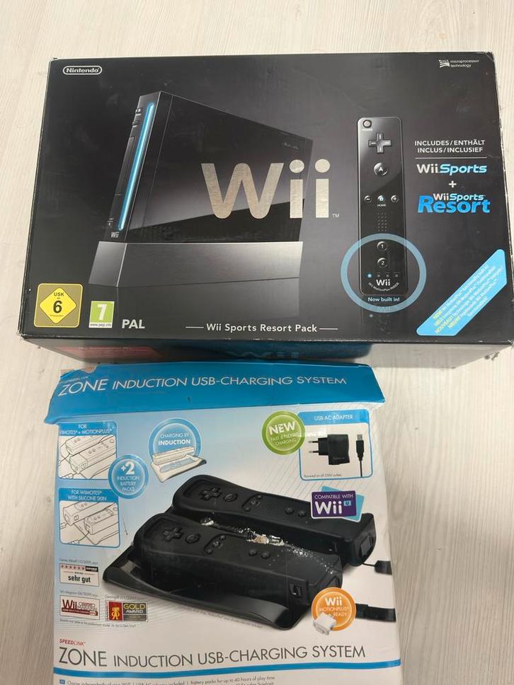 Wii Oplaadbare Controllers + Oplaadstation, Spelcomputers en Games, Spelcomputers | Atari, Gebruikt, Overige modellen, Met 2 controllers