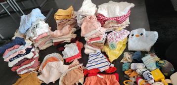 Heel veel babykleding, slaapzakjes.Meisjes maat 50-56-62 beschikbaar voor biedingen