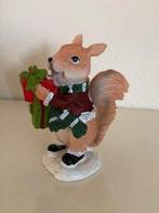 Eekhoorn Beeldje Kerst Eekhoorn met Cadeautje, Ophalen of Verzenden, Nieuw, Dier