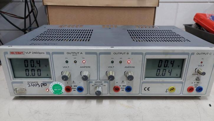 Labvoeding Voltcraft VLP 2403 pro, Doe-het-zelf en Verbouw, Meetapparatuur, Gebruikt, Elektriciteit, Ophalen of Verzenden