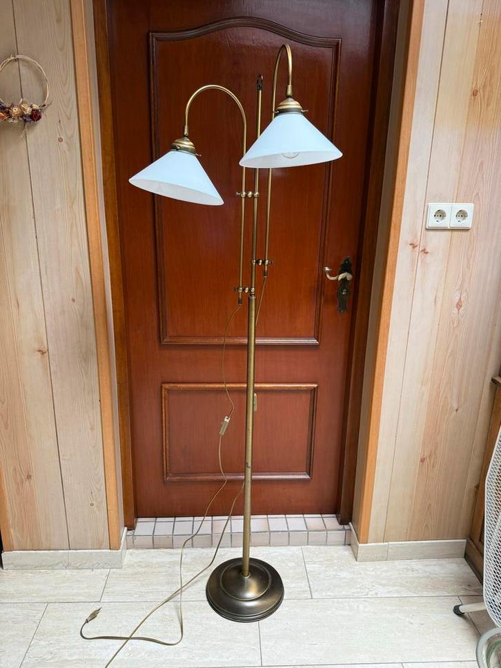 Antieke Staande Lamp met Twee Lampenkappen Messing, Antiek en Kunst, Antiek | Lampen, Ophalen