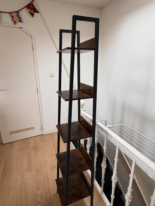Hout/stalen boekenkastje, Huis en Inrichting, Kasten | Stellingkasten, Zo goed als nieuw, Ophalen