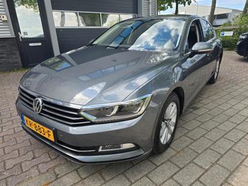 Volkswagen Passat 1.6 TDI Connected Series (bj 2016) beschikbaar voor biedingen