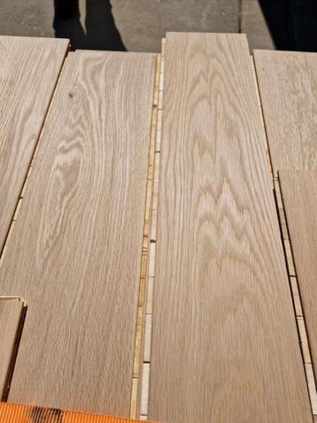 34M2 EIKEN vloerdelen #VERNIEUWD# beschikbaar voor biedingen