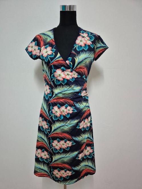 J517 - Zomerse King Louie jurk maat M (o-o 49 cm) (1), Kleding | Dames, Jurken, Zo goed als nieuw, Maat 38/40 (M), Knielengte