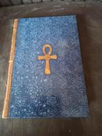 Initiation Into Witchcraft - Spiritueel Boek, Achtergrond en Informatie, Spiritualiteit algemeen, Ophalen of Verzenden, Zo goed als nieuw