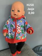 Poppenkleertjes baby pop jasje. Opbrengst KiKa., Ophalen, Nieuw, Babypop