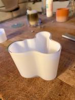 Iittala Alvar Aalto Schaal - Mondgeblazen Glas - Wit, Schaal, Ophalen of Verzenden, Overige vormen, Glas