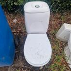 2 toiletten 1 achteraansluiting, 1 staande evt met resevoir., Ophalen of Verzenden, Gebruikt, Steen, Toilet