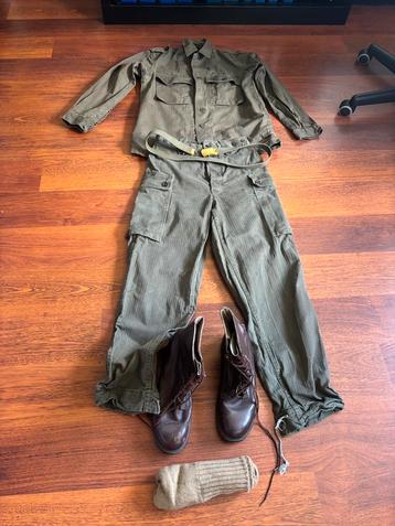 Legerkleding Set 1972 - Jas, Broek & Kistjes beschikbaar voor biedingen