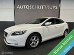Volvo V40 1.6 T4 Momentum AUTOMAAT / NAVI / CAMERA / LMV / T, Auto's, Gebruikt, 4 cilinders, 179 pk, Wit