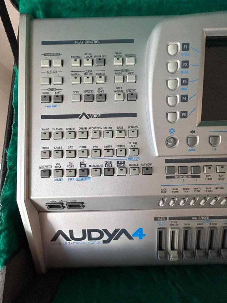 Ketron Audya 4 module met originel koffer + extra styles, Muziek en Instrumenten, Keyboards, Zo goed als nieuw, Overige aantallen