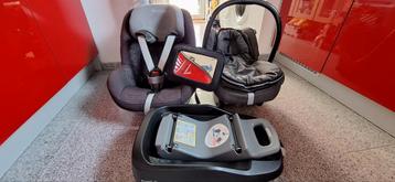 Maxi cosi Family Fix base+Pebble(0-13 kg)+ Pearl(9-18 kg) beschikbaar voor biedingen