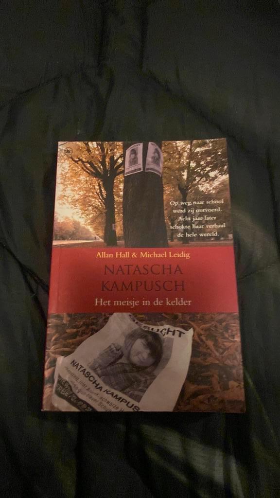 A. Hall - Natascha Kampusch, Boeken, Overige Boeken, Zo goed als nieuw, Ophalen of Verzenden