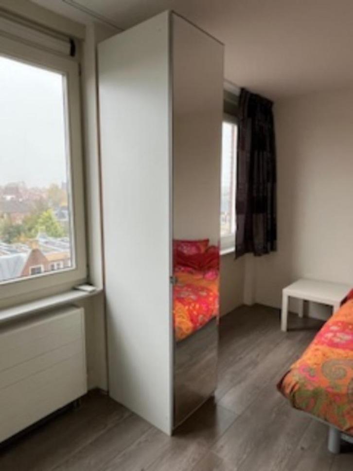 Ikea Pax (kleding)kast met spiegeldeur en inrichting, Huis en Inrichting, Kasten | Kledingkasten, Gebruikt, 200 cm of meer, 50 tot 100 cm