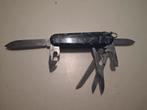 Victorinox huntsman camo navy, Caravans en Kamperen, Kampeergereedschap, Ophalen of Verzenden, Zo goed als nieuw
