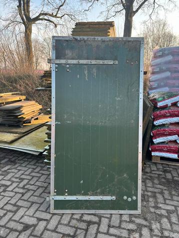 Sandwich panelen beschikbaar voor biedingen