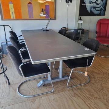 6 x Gispen 413R laag ( setprijs €995,00 ) stoffeerobjecten beschikbaar voor biedingen