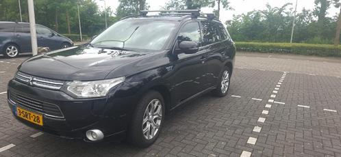 Mitsubishi Outlander 2.0 Dohc Mivec Phev 203pk 4WD CVT 5P, Auto's, Mitsubishi, Particulier, Outlander, Achteruitrijcamera, Airbags