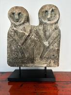 Primitieve beeld van zandsteen uit Indonesië, Ophalen, Gebruikt, Mens