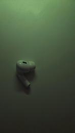 Airpods pro 2 linker oortje, Dieren en Toebehoren, Reptielen en Amfibieën, Schildpad, 0 tot 2 jaar