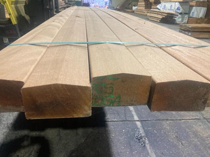 Hardhout-Louro Gamela–afdekker-leuning-balken-85x135 mm, Tuin en Terras, Palen, Balken en Planken, Nieuw, Balken, 250 cm of meer