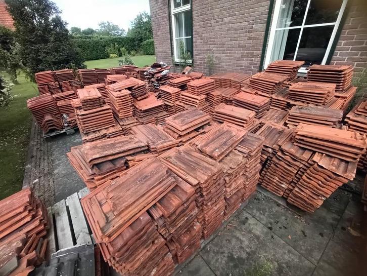 vlakke mulden keramisch rode dakpan: GEBrLAUMANS TEGELEN, HE, Doe-het-zelf en Verbouw, Dakpannen en Dakbedekking, Gebruikt, Dakpannen