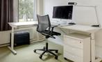 Hoekstuk wit bureau, in hoogte verstelbaar, Ophalen, In hoogte verstelbaar, Zo goed als nieuw