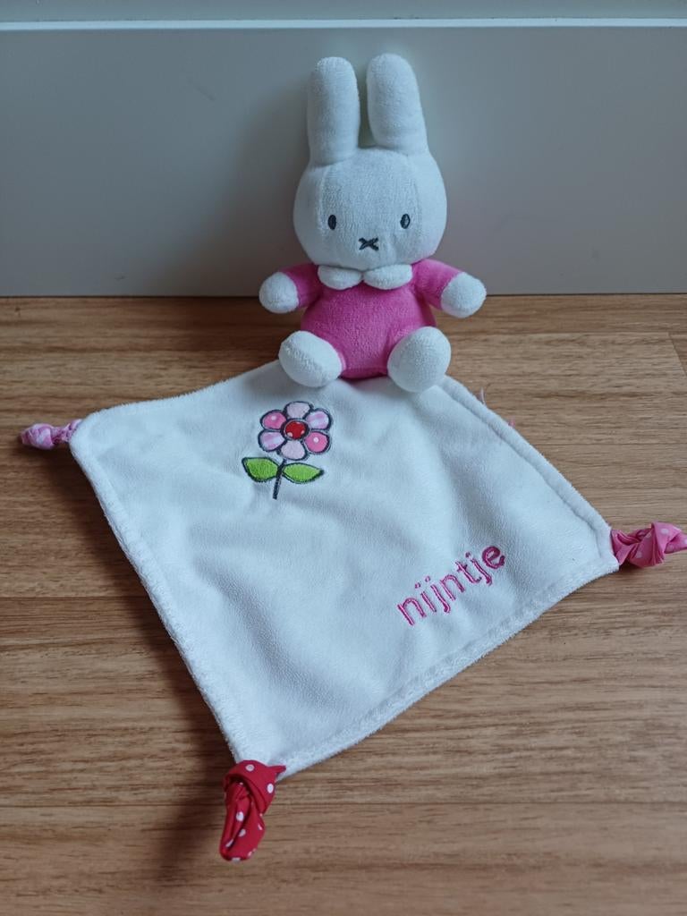 Doekje knuffeldoekje nijntje roze bloem bloemetje, Ophalen of Verzenden, Zo goed als nieuw, Overige typen