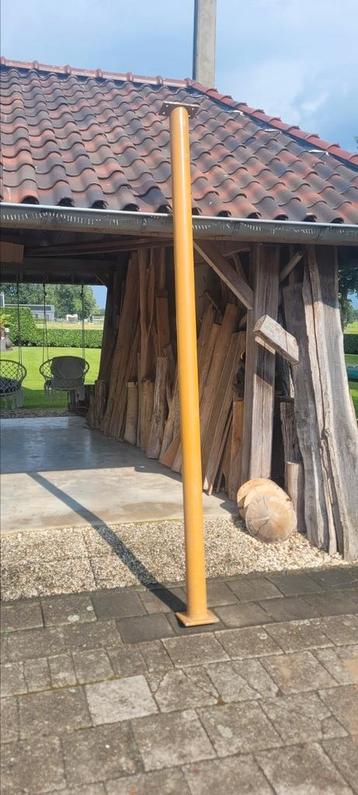 Te koop ronde stalen kolom incl. Voetplaten beschikbaar voor biedingen