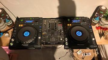 2x cdj 850 met djm 400 mixer beschikbaar voor biedingen