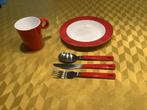 Rood Mepal eetsetje, bestaande uit bord, kop en besteksetje., Caravans en Kamperen, Kampeeraccessoires, Ophalen of Verzenden, Gebruikt